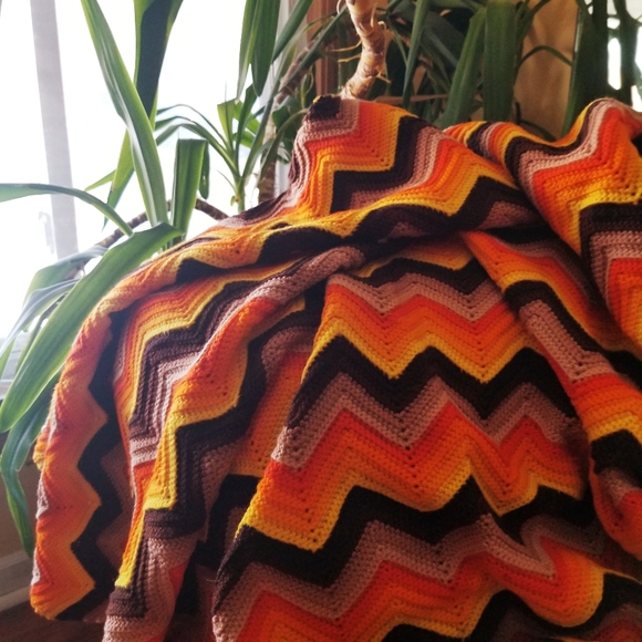 Afghan Throw -Vintage Handmade Finds - Picture 4 of 4